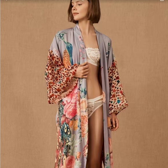 Peacock kimono robe - Picture 9 of 11
